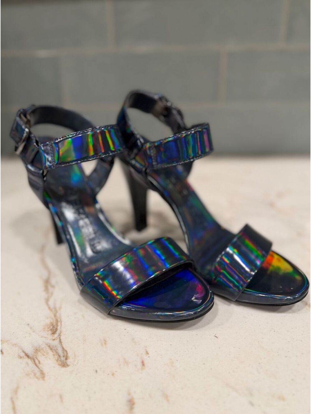 Karl Lagerfeld Women's Paris Cieone Iridescent Ankle Strap Sandals NWOT Sz 8.5